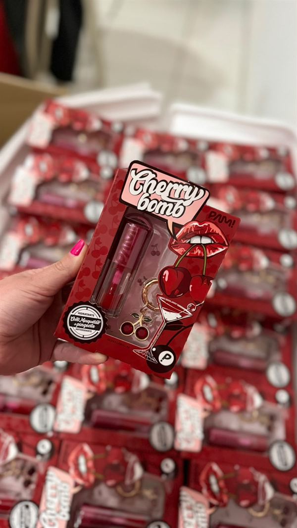 Kit Cherry Bomb com gloss e chaveiro de cereja