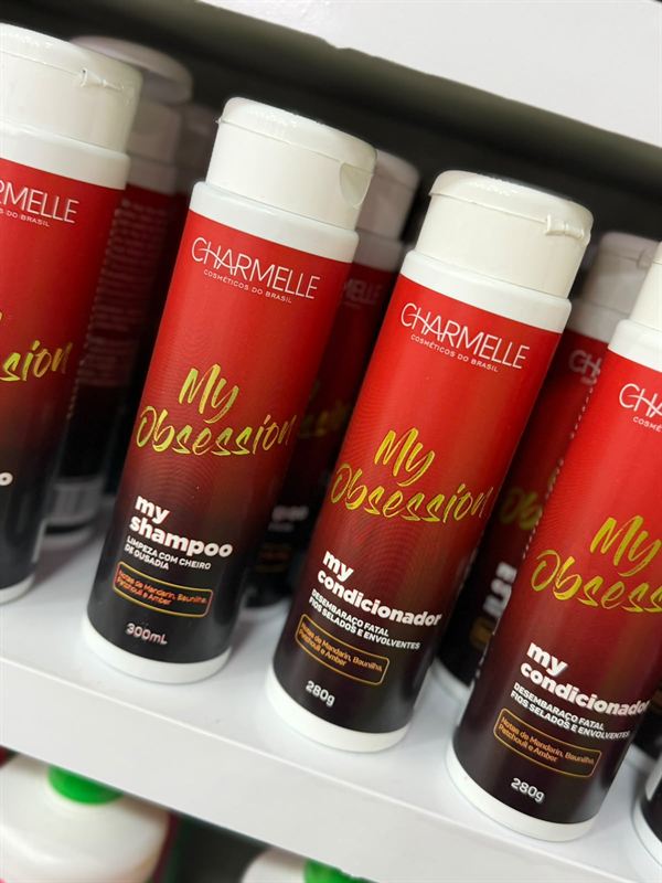 Shampoo e condicionador My Obsession na prateleira